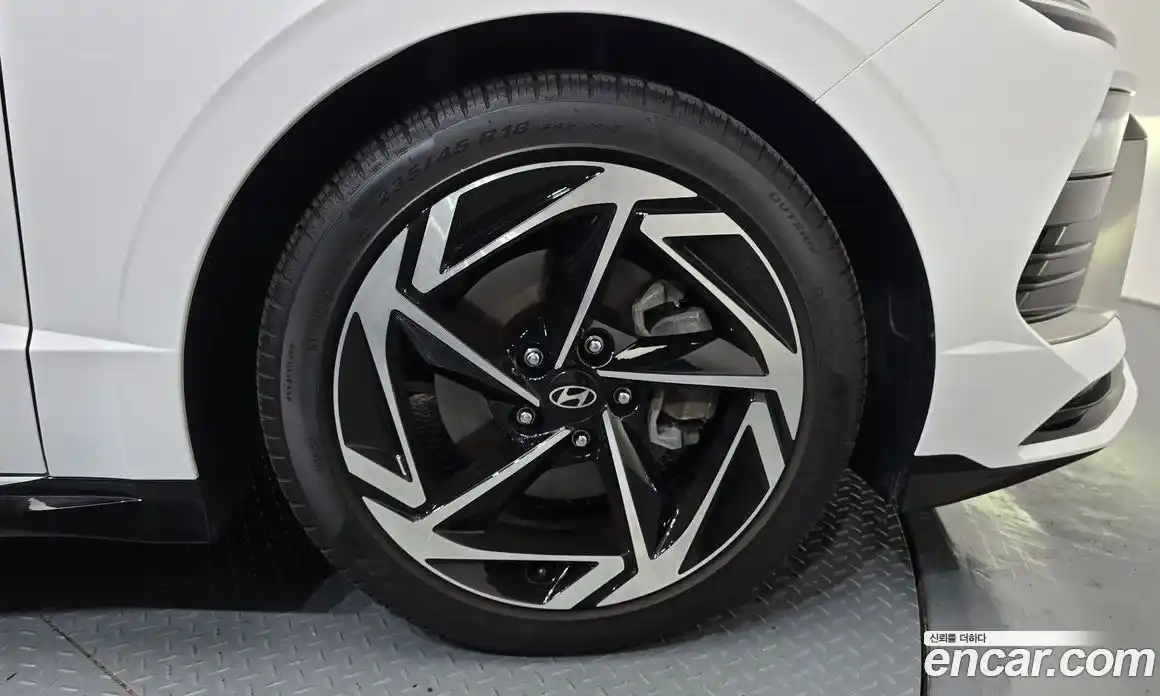 Hyundai Sonata 2023 1.6 автомат (гидро), фото 7