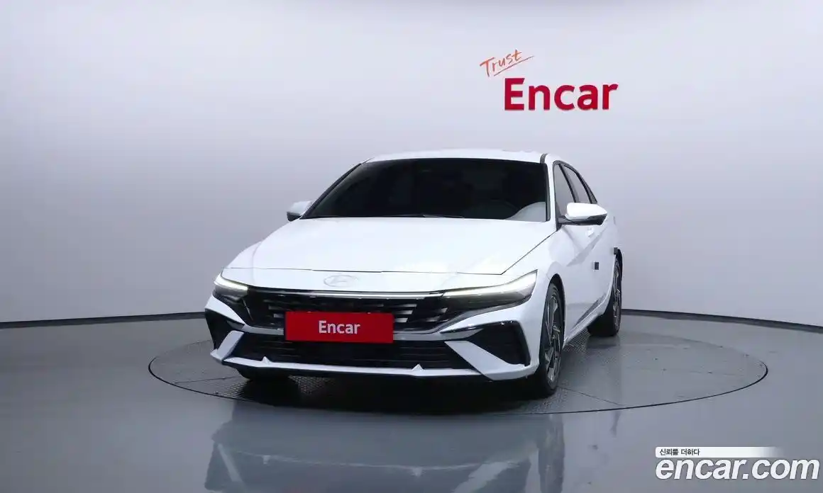 Hyundai Avante 2023 1.6 автомат (гидро), фото 3