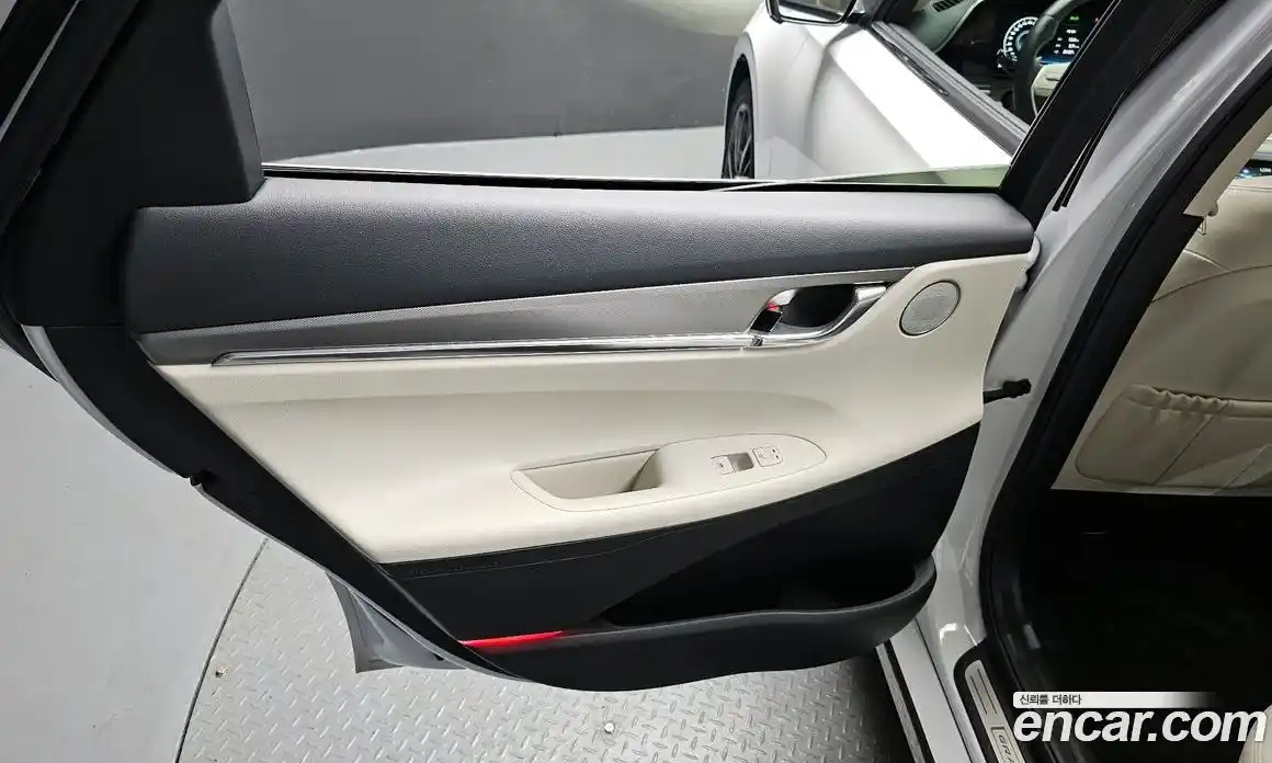 Hyundai Grandeur 2022 2.5 автомат (гидро), фото 15