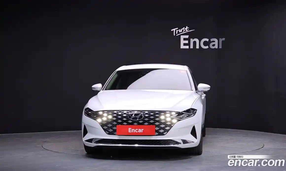 Hyundai Grandeur 2022 2.5 автомат (гидро), фото 3