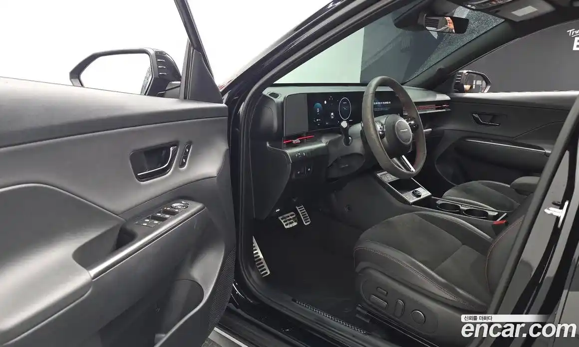 Hyundai Kona 2023 1.6 автомат (гидро), фото 11