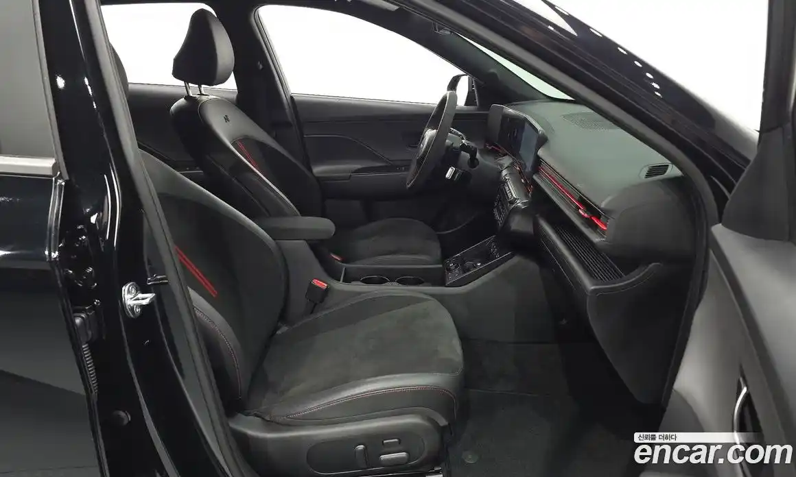Hyundai Kona 2023 1.6 автомат (гидро), фото 10