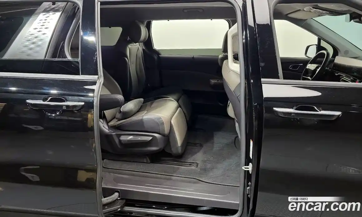 Kia Carnival 2025 1.6 автомат (гидро), фото 12
