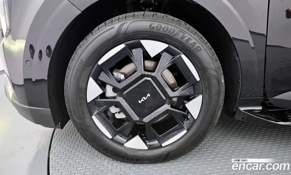 Kia Carnival 2025 1.6 автомат (гидро), фото 5