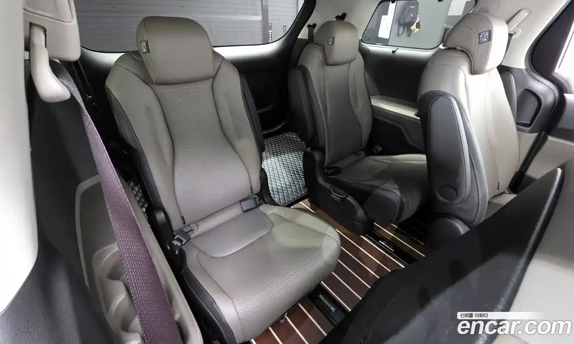Kia Carnival 2025 3.5 автомат (гидро), фото 18