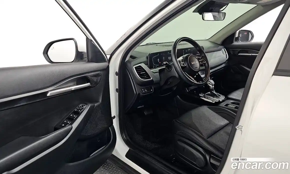 Kia Seltos 2024 2.0 автомат (гидро), фото 13