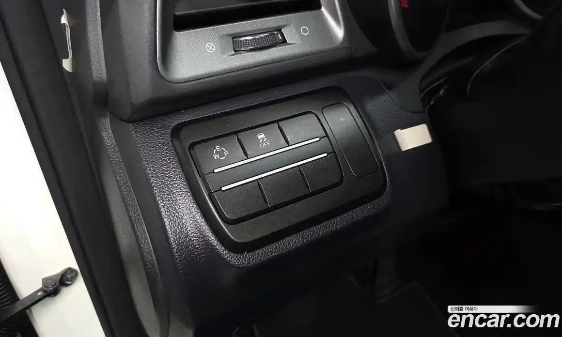 SsangYong TIBOLI 2017 1.6 автомат (гидро), фото 21