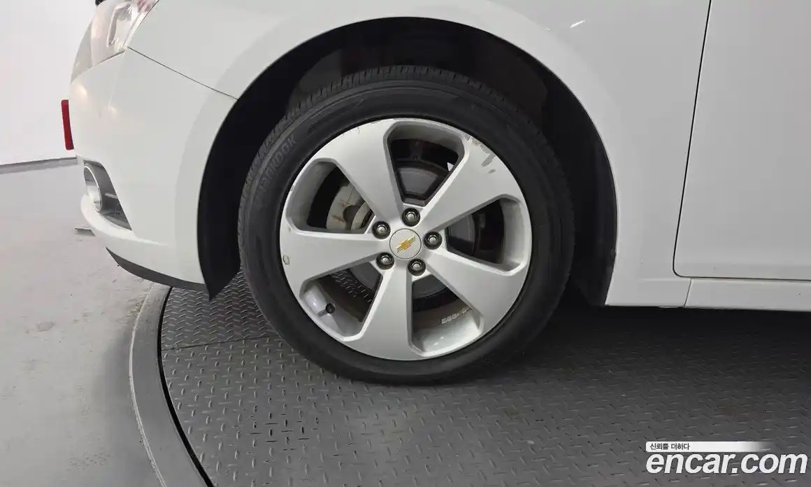 Chevrolet Cruze 2011 1.8 автомат (гидро), фото 5