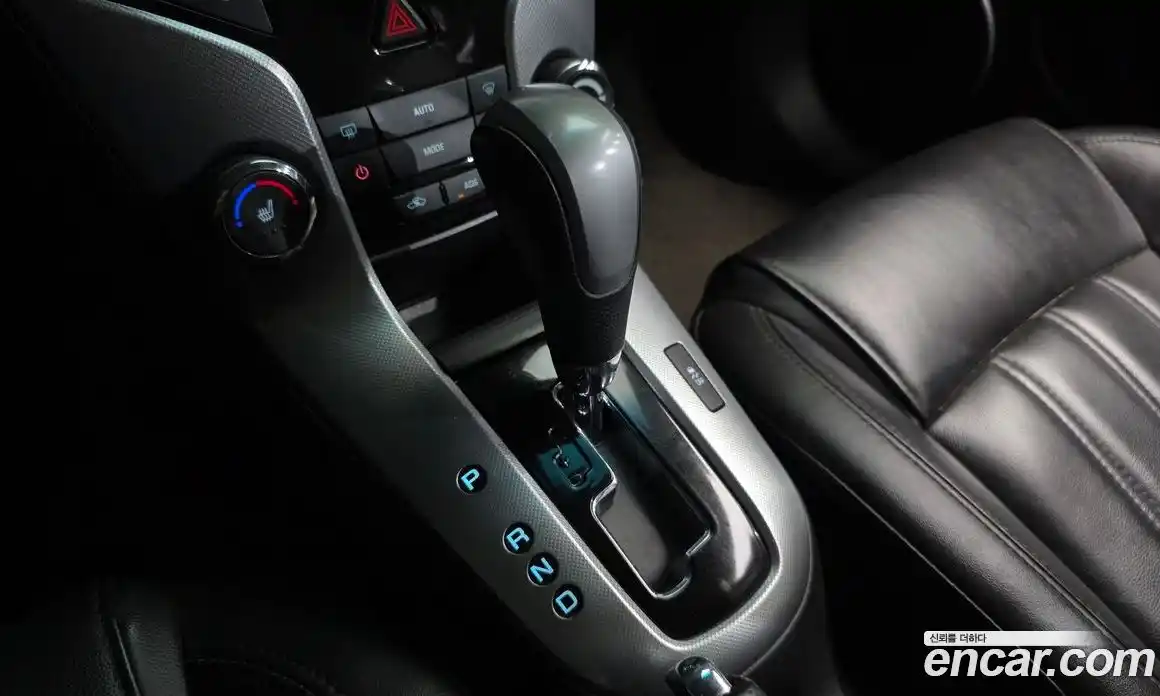Chevrolet Cruze 2011 1.8 автомат (гидро), фото 9