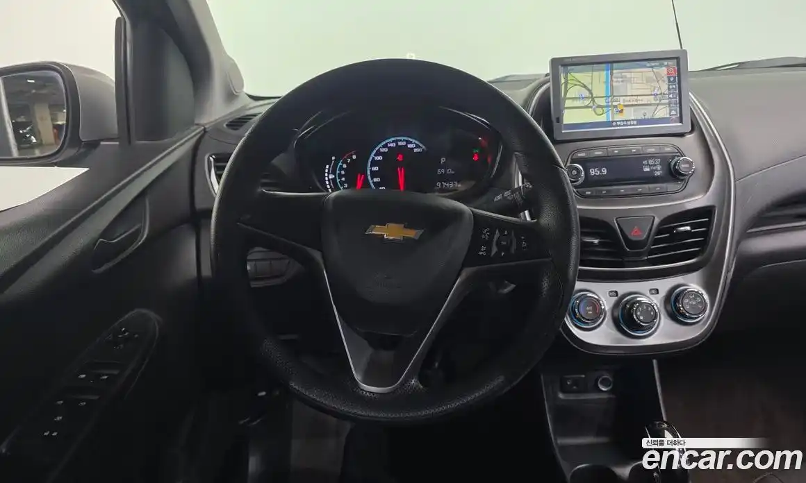 Chevrolet Spark 2016 1.0 автомат (гидро), фото 12