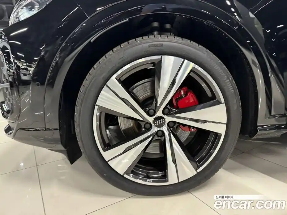 Audi Q5 2025 2.0 автомат (гидро), фото 4