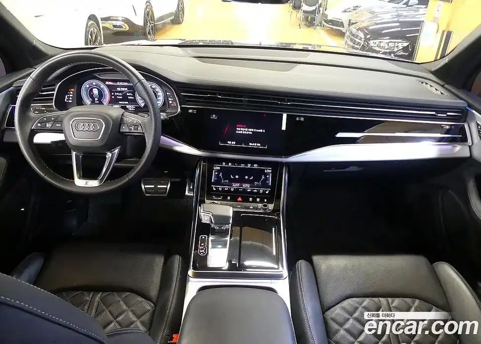 Audi Q7 2023 3.0 автомат (гидро), фото 7