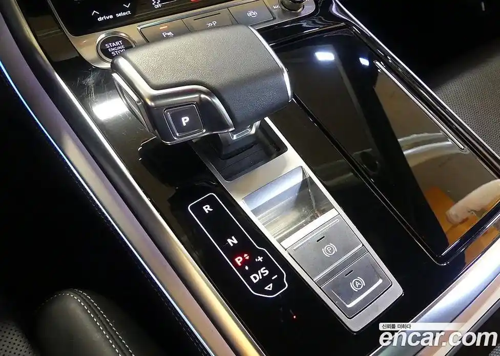 Audi Q7 2023 3.0 автомат (гидро), фото 9