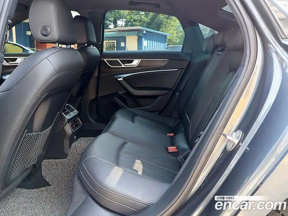 Audi A6 2020 2.0 автомат (гидро), фото 12