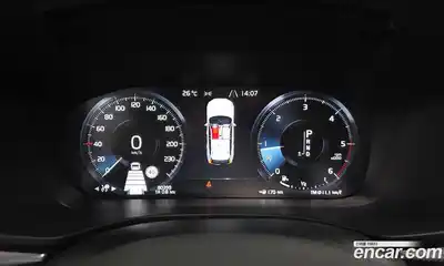 Volvo XC60 2019 2.0 автомат (гидро), миниатюра 11