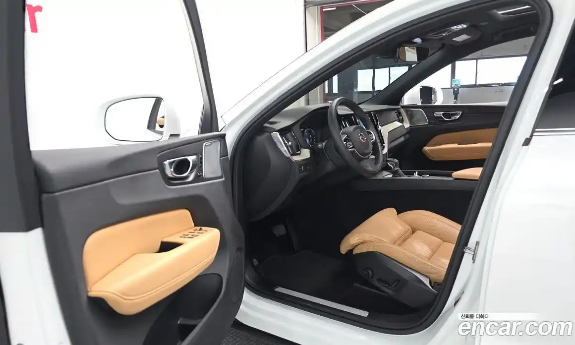 Volvo XC60 2019 2.0 автомат (гидро), фото 13