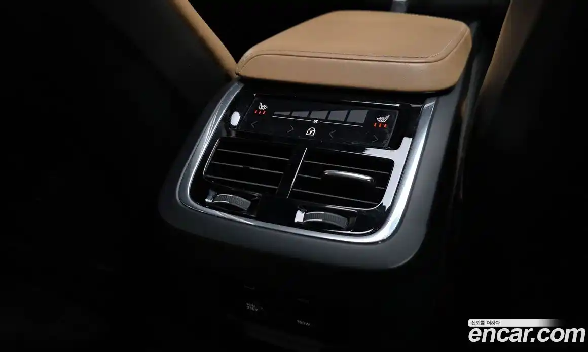 Volvo XC60 2019 2.0 автомат (гидро), фото 25