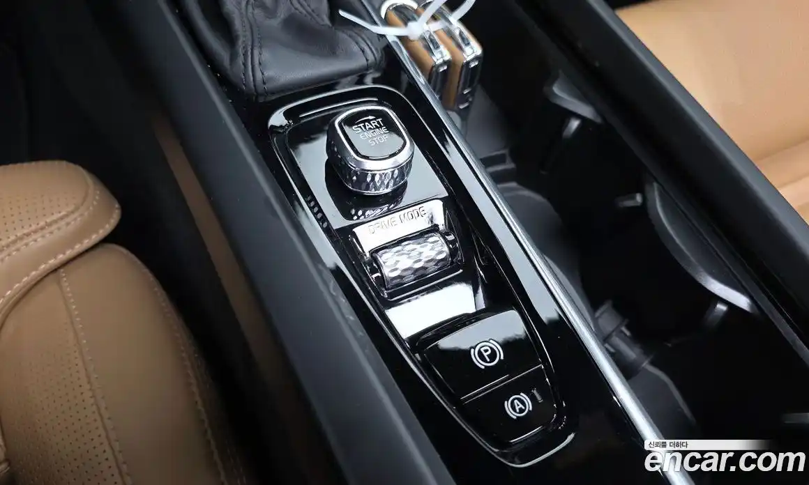 Volvo XC60 2019 2.0 автомат (гидро), фото 28