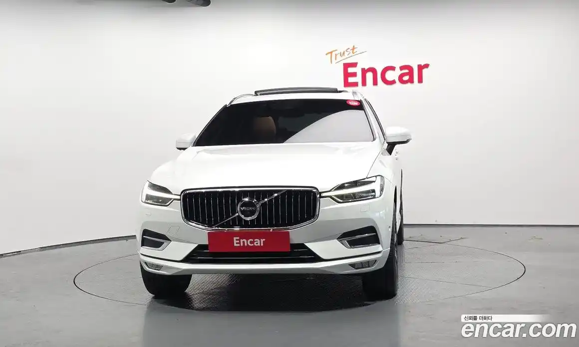 Volvo XC60 2019 2.0 автомат (гидро), фото 3