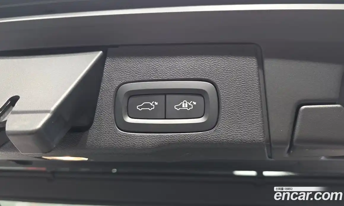 Volvo XC60 2019 2.0 автомат (гидро), фото 34