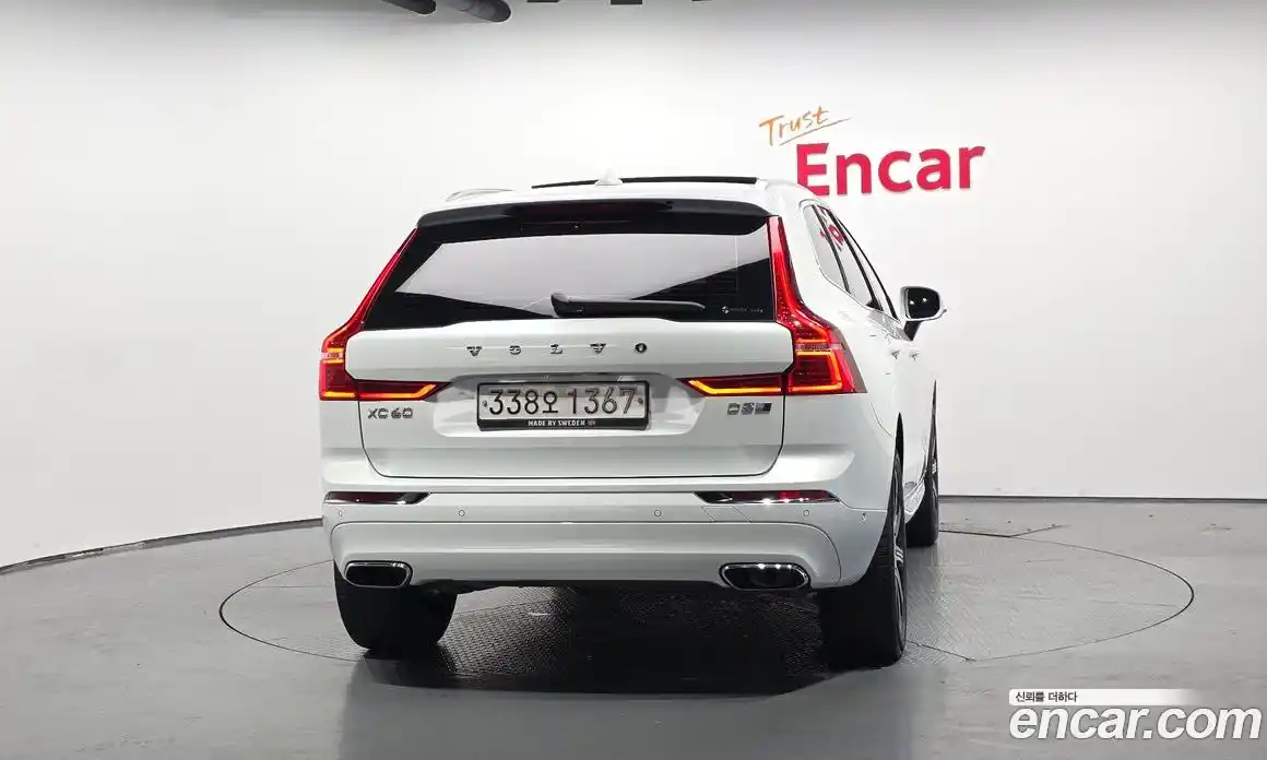 Volvo XC60 2019 2.0 автомат (гидро), фото 4