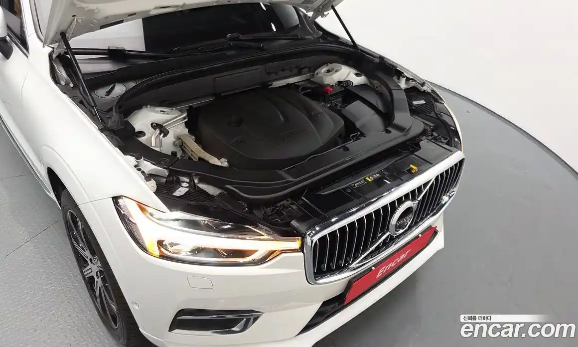 Volvo XC60 2019 2.0 автомат (гидро), фото 6