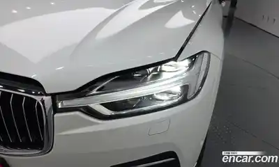 Volvo XC60 2019 2.0 автомат (гидро), миниатюра 8