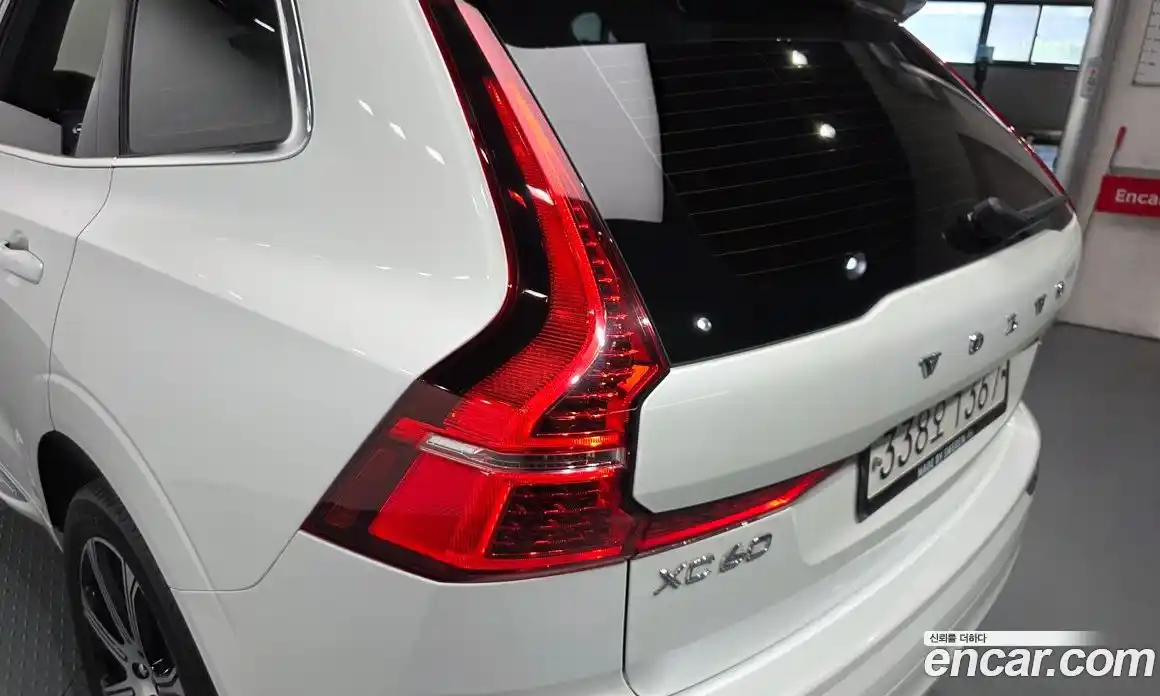 Volvo XC60 2019 2.0 автомат (гидро), фото 9