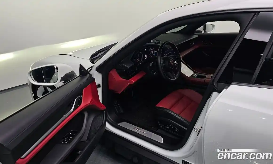 Porsche Taycan 2024 0.1 автомат (гидро), фото 10