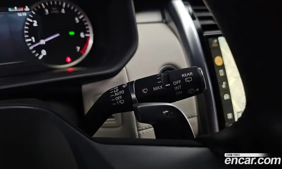 Land Rover Discovery 2023 3.0 автомат (гидро), фото 28