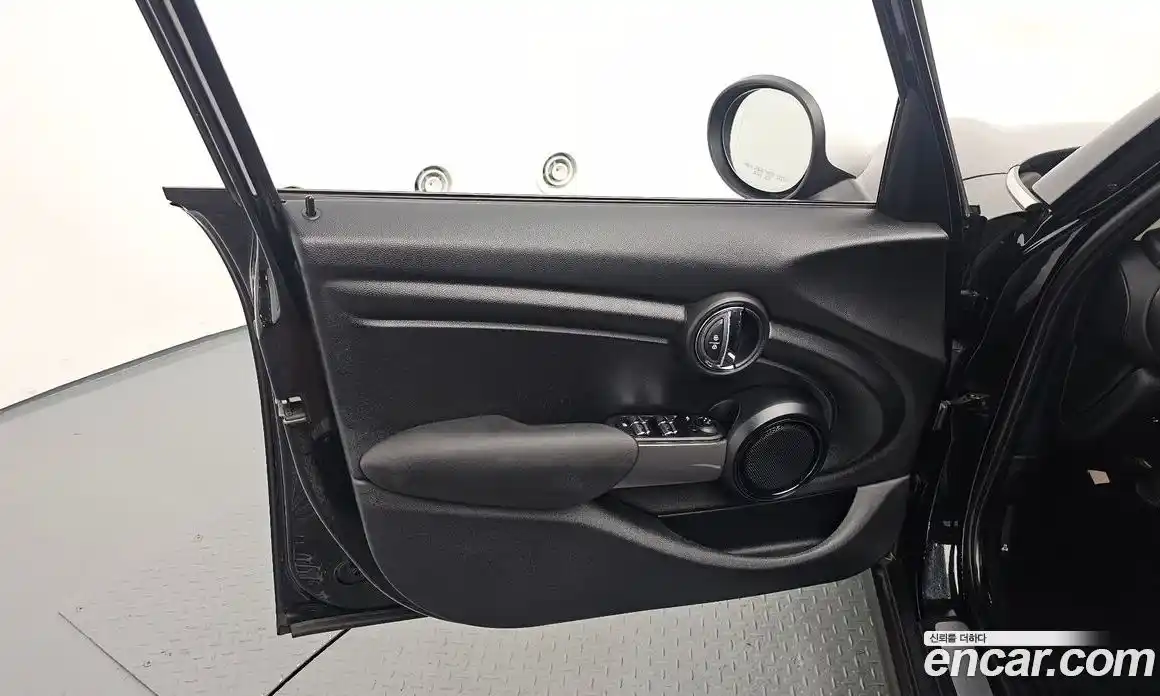 Mini Cooper 2019 1.5 автомат (гидро), фото 13