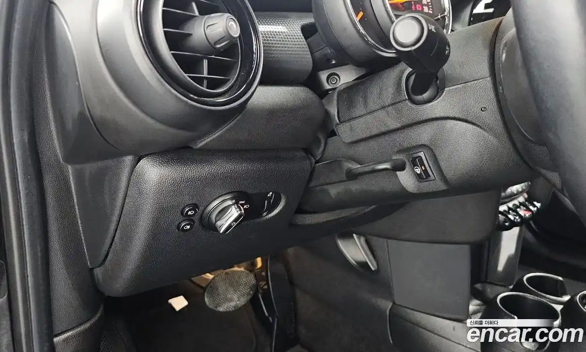 Mini Cooper 2019 1.5 автомат (гидро), фото 18