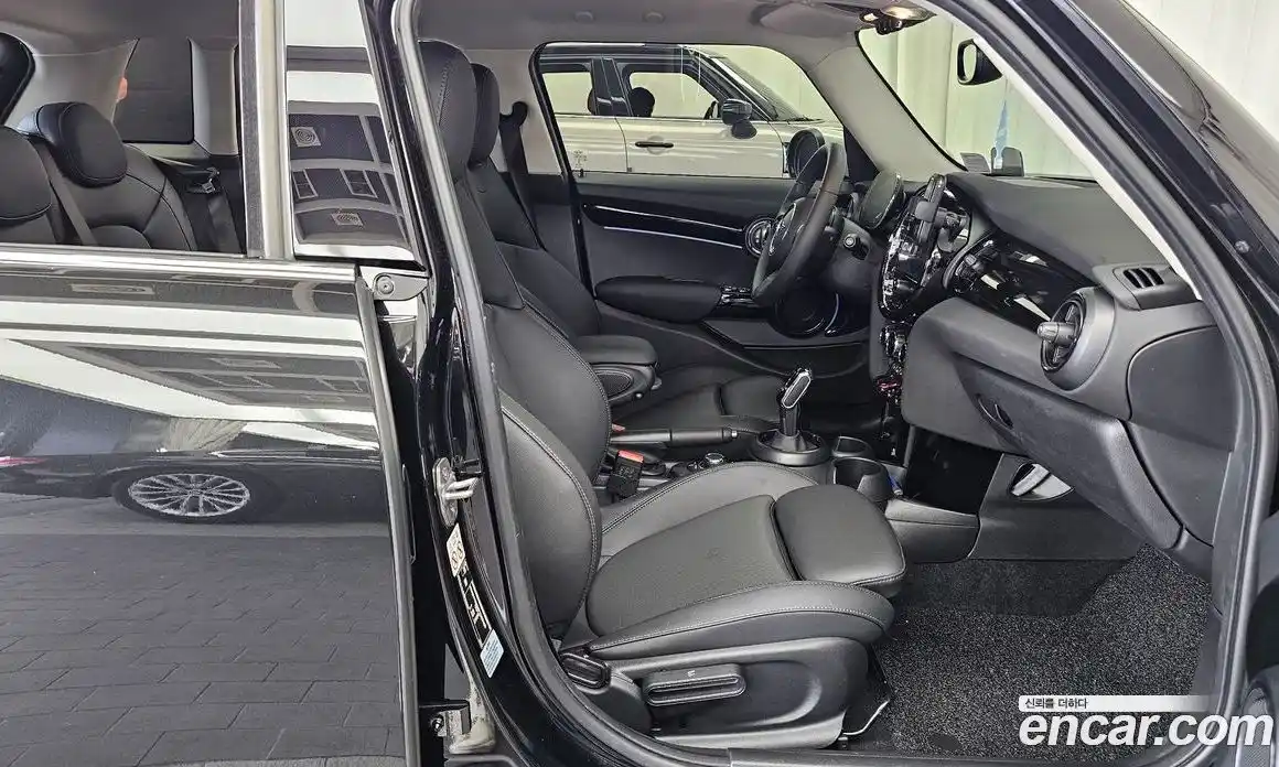 Mini Cooper 2023 1.5 автомат (гидро), фото 11