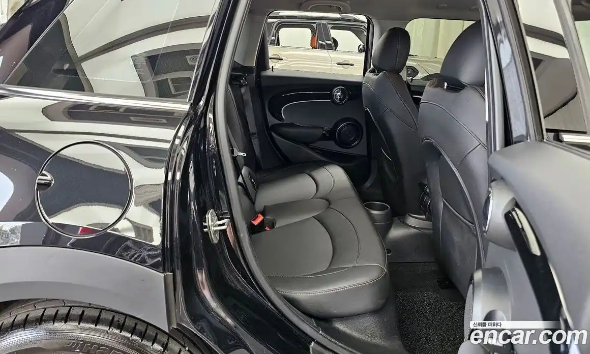 Mini Cooper 2023 1.5 автомат (гидро), фото 12