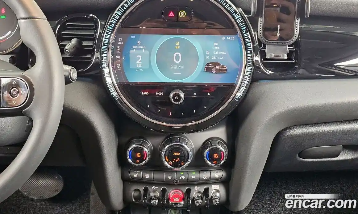 Mini Cooper 2023 1.5 автомат (гидро), фото 14