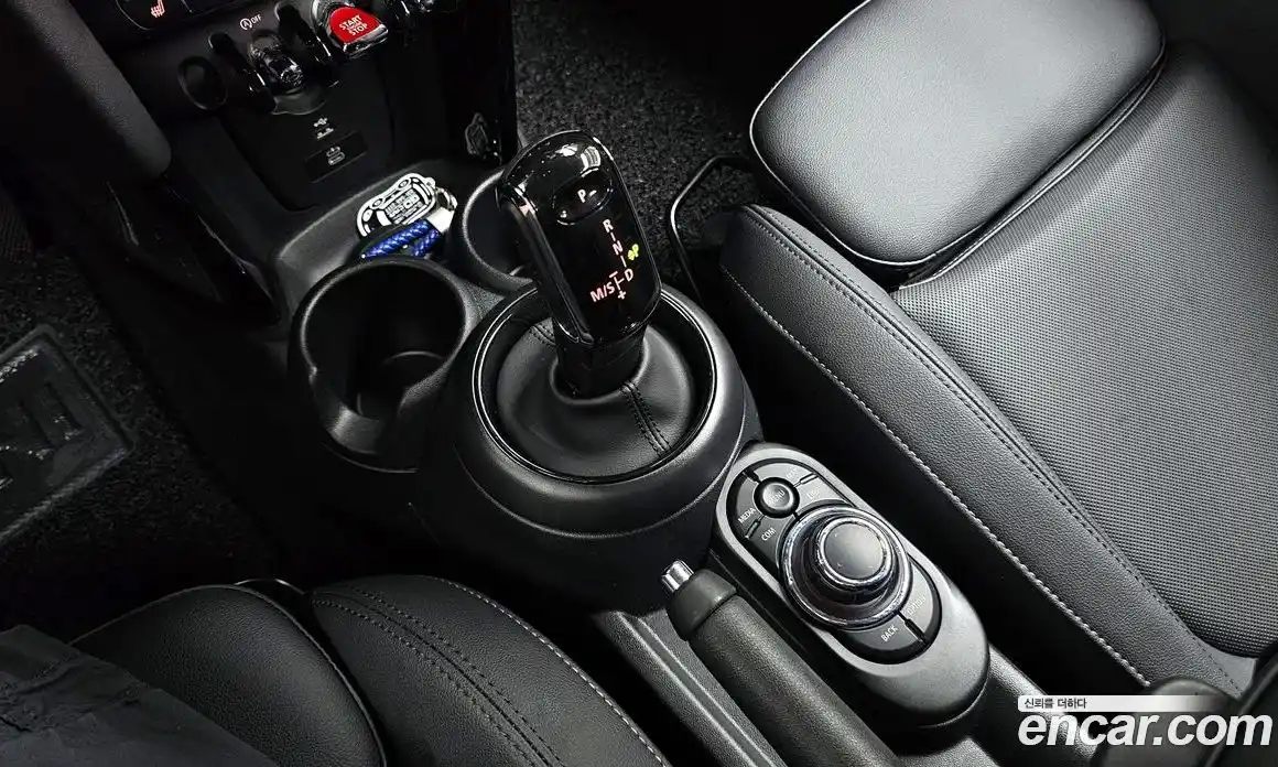 Mini Cooper 2023 1.5 автомат (гидро), фото 9