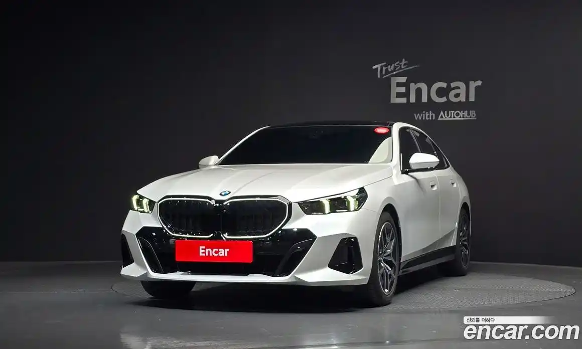 BMW 5 серия 2025 2.0 автомат (гидро), фото 3