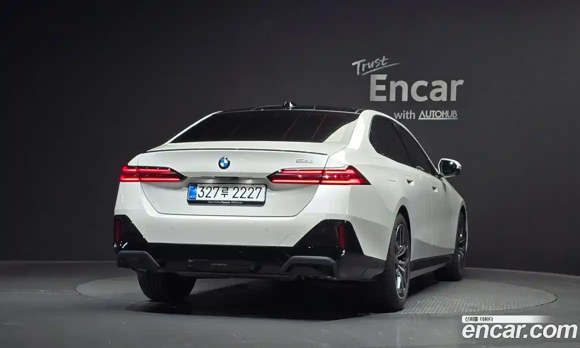 BMW 5 серия 2025 2.0 автомат (гидро), фото 4