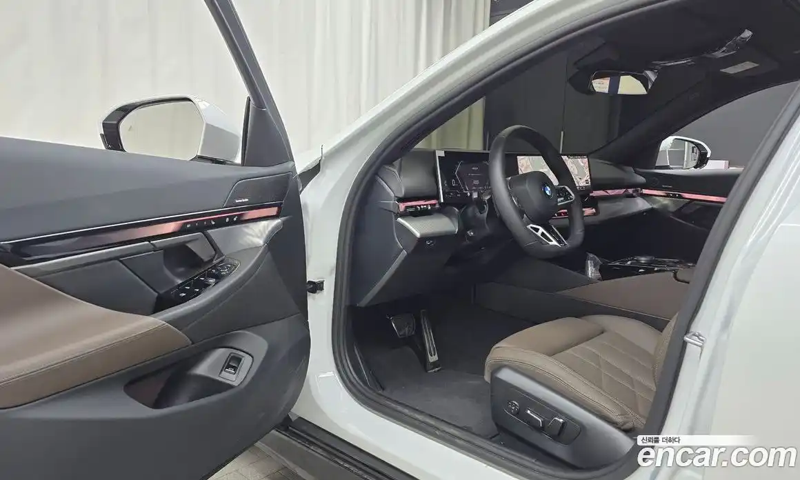 BMW 5 серия 2025 2.0 автомат (гидро), фото 10