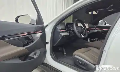 BMW 5 серия 2025 2.0 автомат (гидро), миниатюра 10