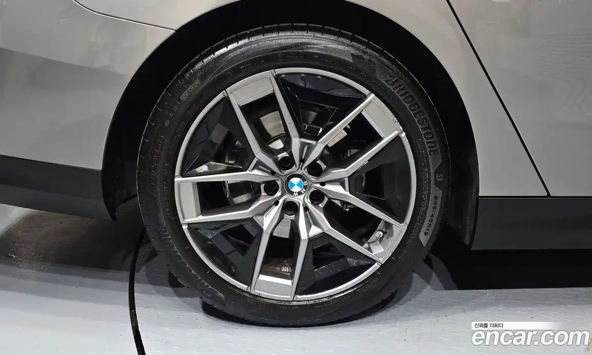 BMW 5 серия 2025 2.0 автомат (гидро), фото 5