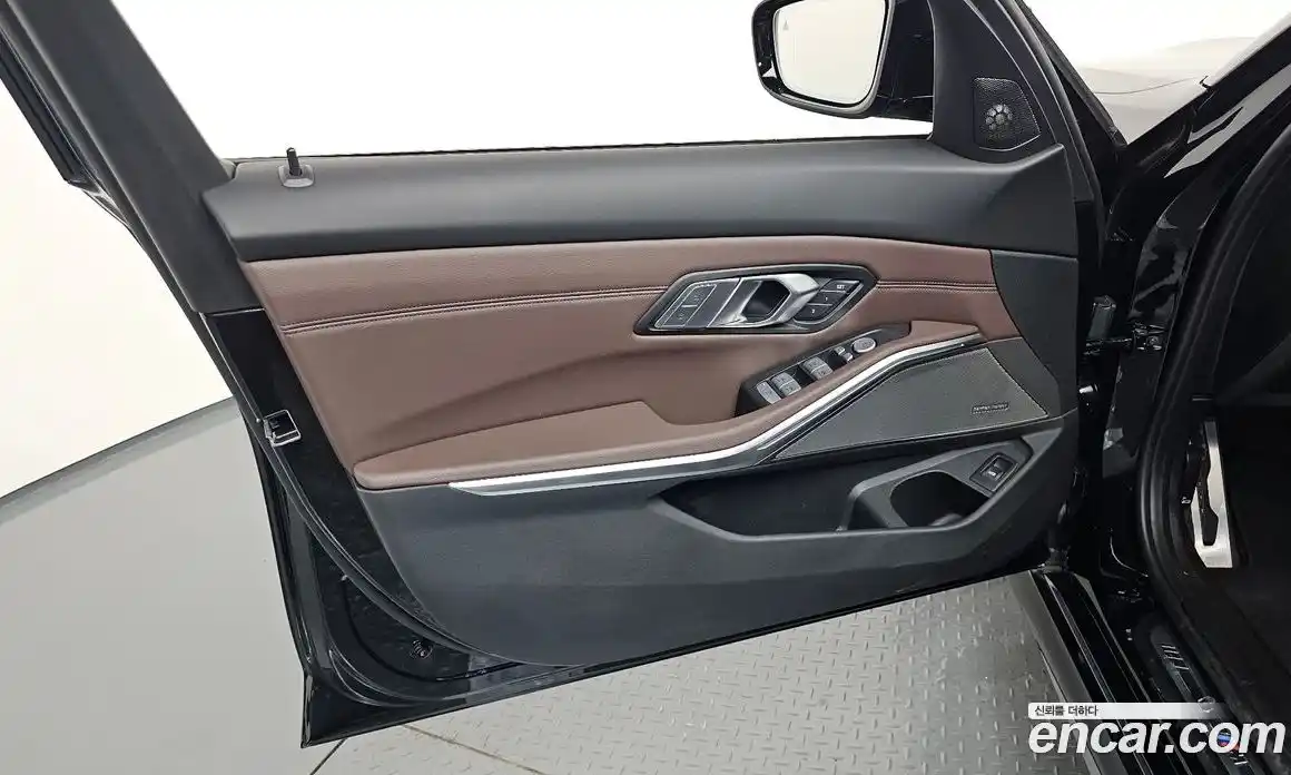 BMW 3 серия 2024 3.0 автомат (гидро), фото 14