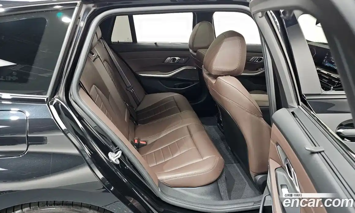 BMW 3 серия 2024 3.0 автомат (гидро), фото 17