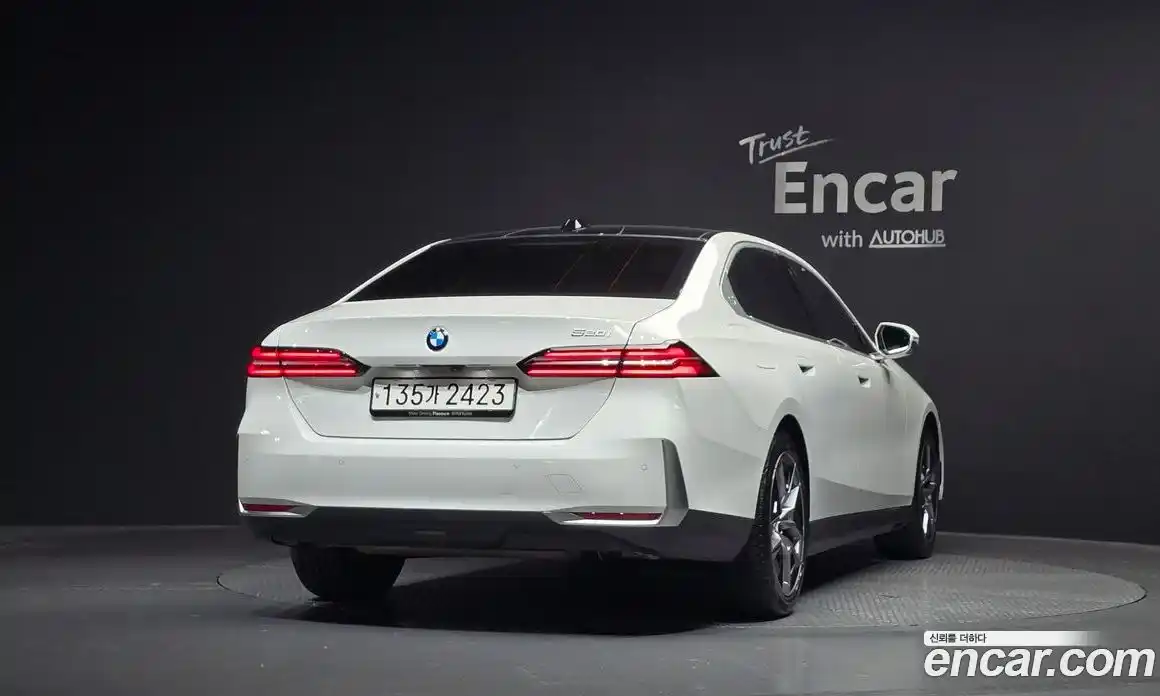 BMW 5 серия 2023 2.0 автомат (гидро), фото 4