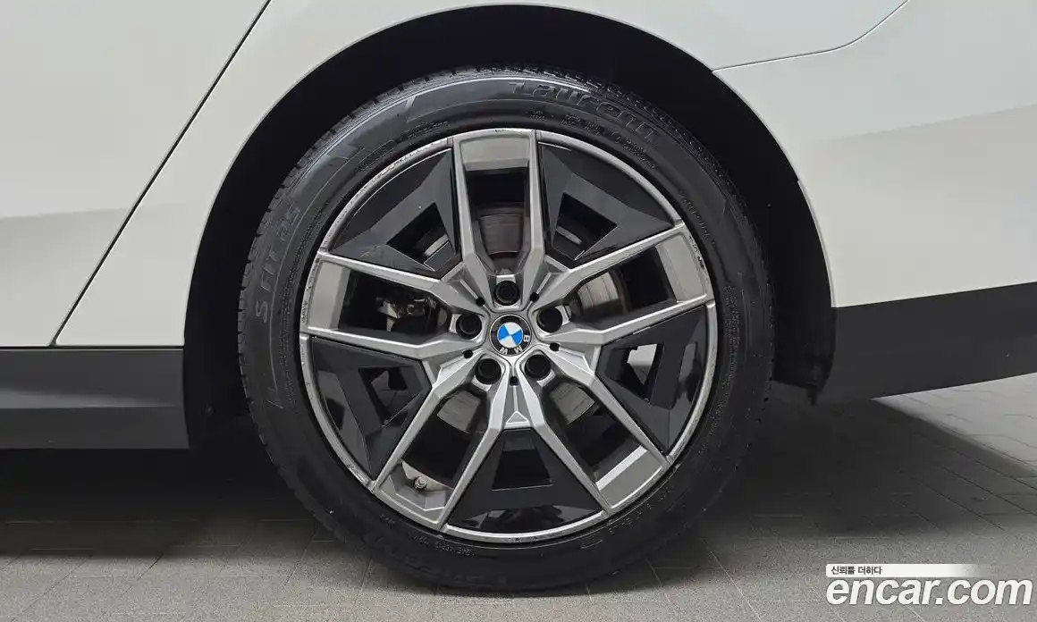 BMW 5 серия 2023 2.0 автомат (гидро), фото 7