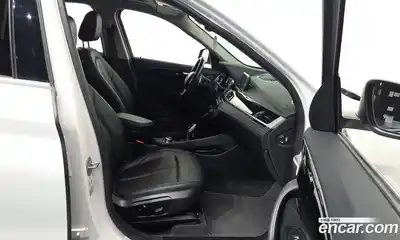 BMW X1 2022 2.0 автомат (гидро), миниатюра 11