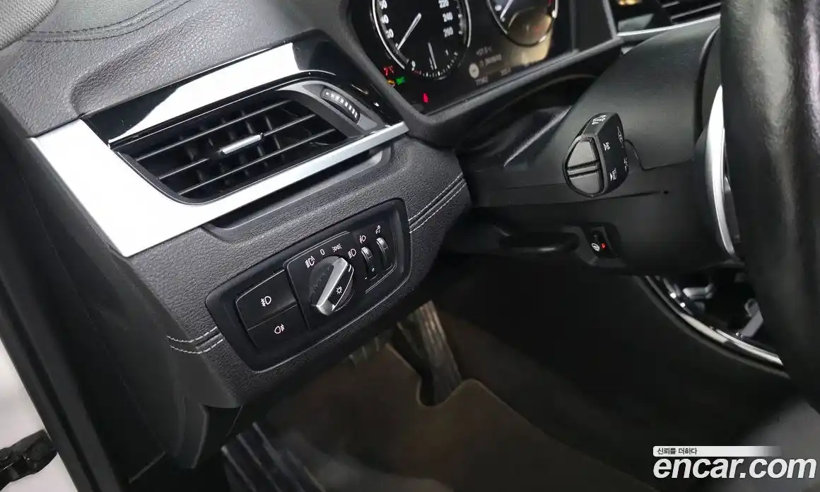 BMW X1 2022 2.0 автомат (гидро), фото 13