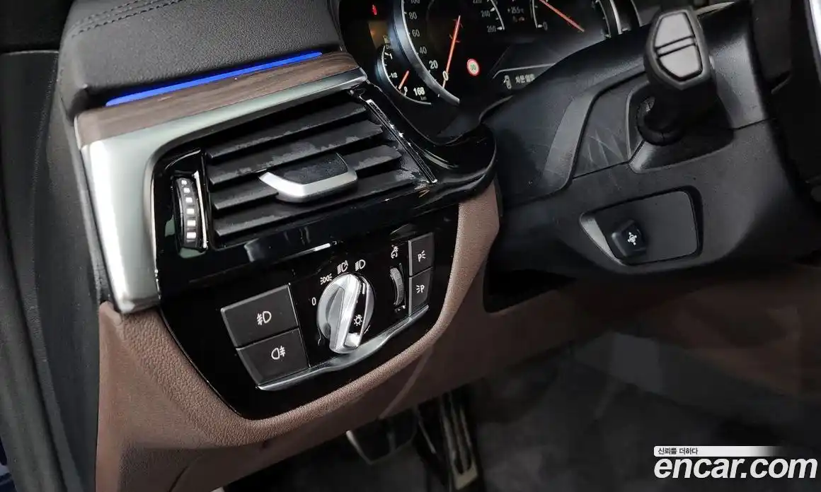 BMW 5 серия 2017 2.0 автомат (гидро), фото 28