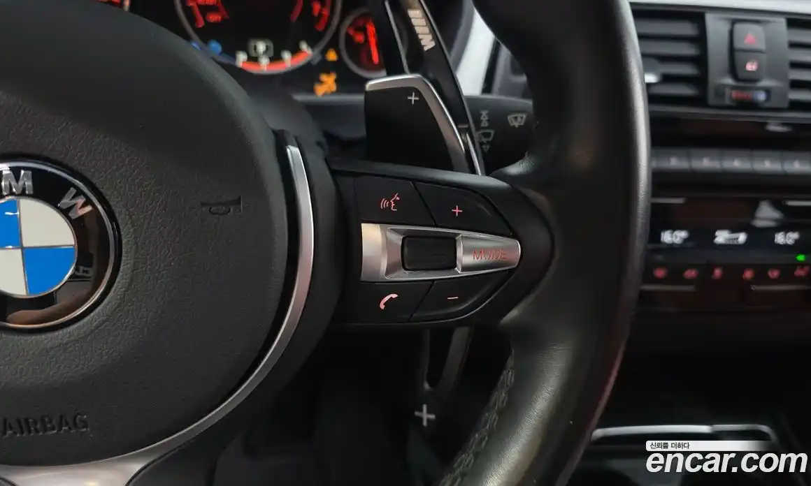 BMW 3 серия 2017 2.0 автомат (гидро), фото 32