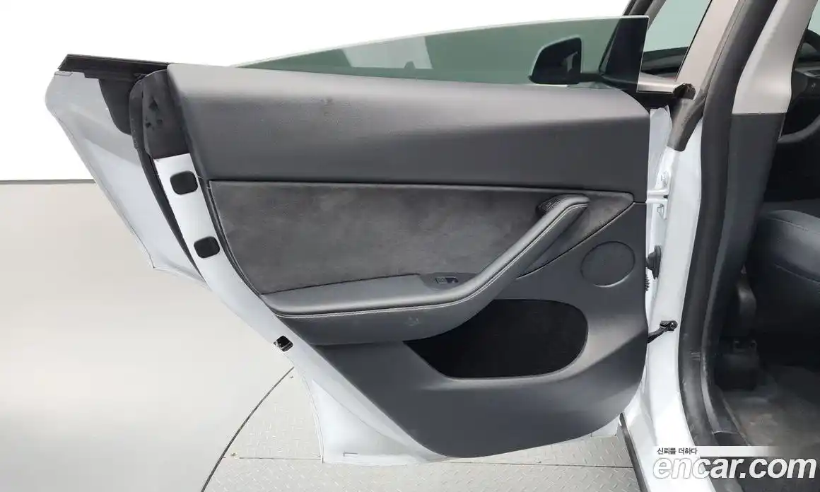 Tesla Model Y 2024 0.2 автомат (гидро), фото 15 Tesla Model Y 2024 0.2 автомат (гидро), фото 15